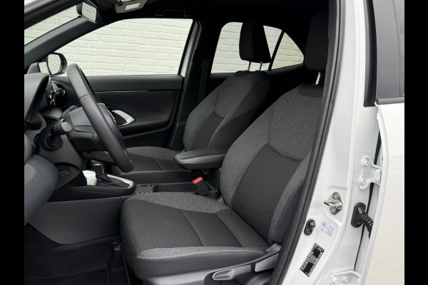 Toyota Yaris Cross 1.5 Hybrid Dynamic | CarPlay | ACC | Camera | LED | DAB | 17 inch