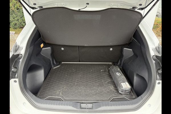 Toyota Yaris Cross 1.5 Hybrid Dynamic | CarPlay | ACC | Camera | LED | DAB | 17 inch