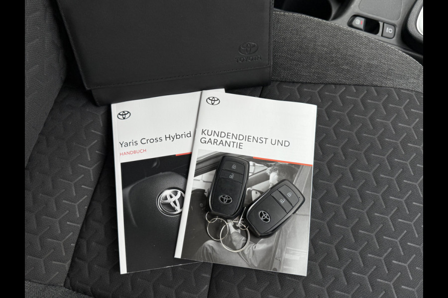 Toyota Yaris Cross 1.5 Hybrid Dynamic | CarPlay | ACC | Camera | LED | DAB | 17 inch