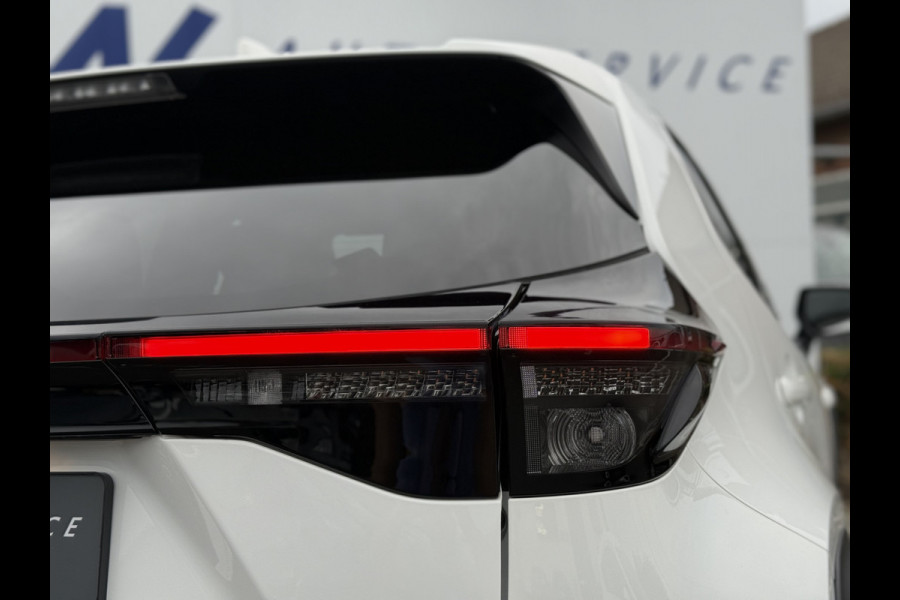 Toyota Yaris Cross 1.5 Hybrid Dynamic | CarPlay | ACC | Camera | LED | DAB | 17 inch