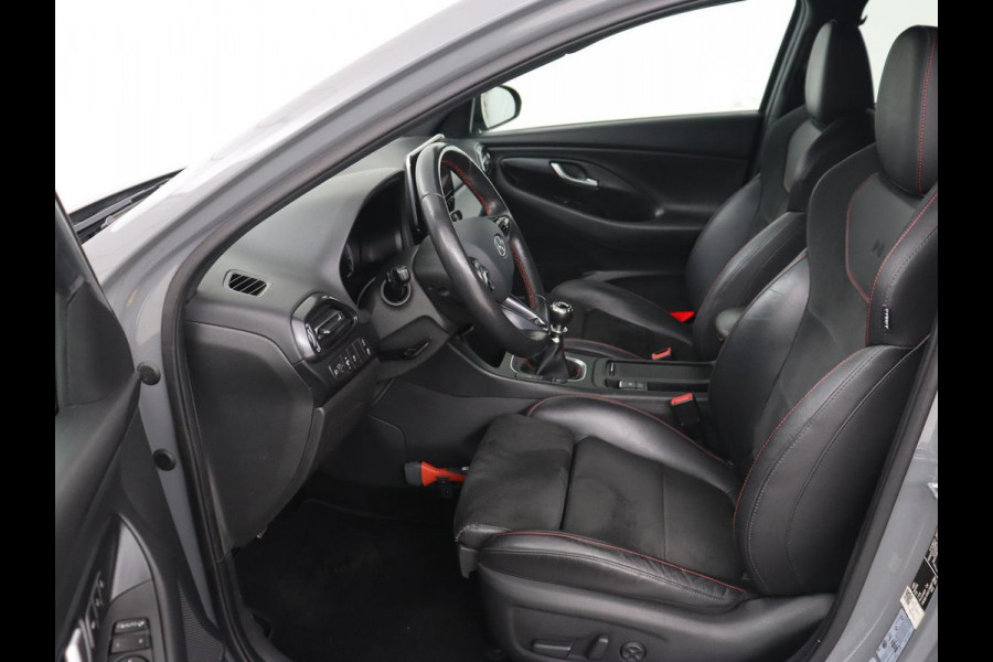Hyundai i30 1.5 T-GDi MHEV N Line | Trekhaak | Sportstoelen | Stoelverwarming | Full LED | Carplay | Camera | Leder/Alcantara | Memory | Keyless | Climate control