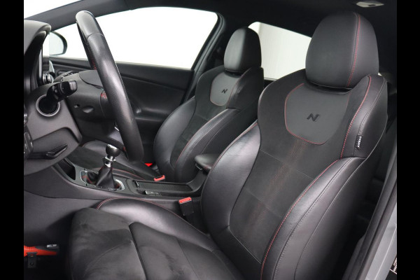 Hyundai i30 1.5 T-GDi MHEV N Line | Trekhaak | Sportstoelen | Stoelverwarming | Full LED | Carplay | Camera | Leder/Alcantara | Memory | Keyless | Climate control