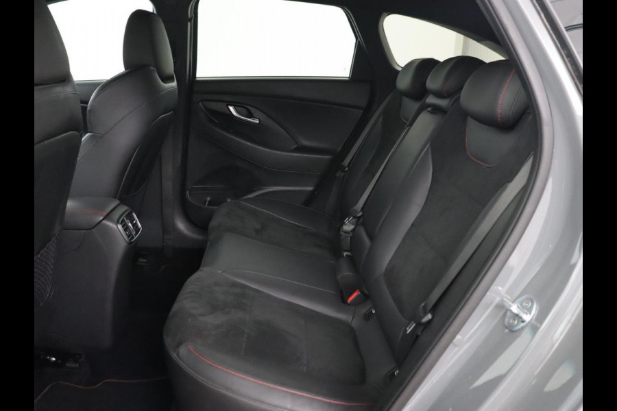 Hyundai i30 1.5 T-GDi MHEV N Line | Trekhaak | Sportstoelen | Stoelverwarming | Full LED | Carplay | Camera | Leder/Alcantara | Memory | Keyless | Climate control