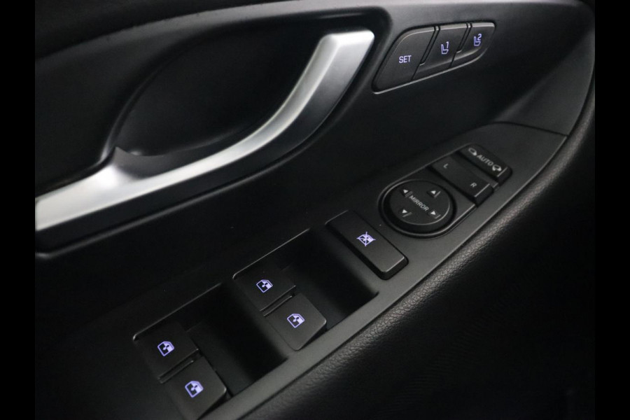 Hyundai i30 1.5 T-GDi MHEV N Line | Trekhaak | Sportstoelen | Stoelverwarming | Full LED | Carplay | Camera | Leder/Alcantara | Memory | Keyless | Climate control