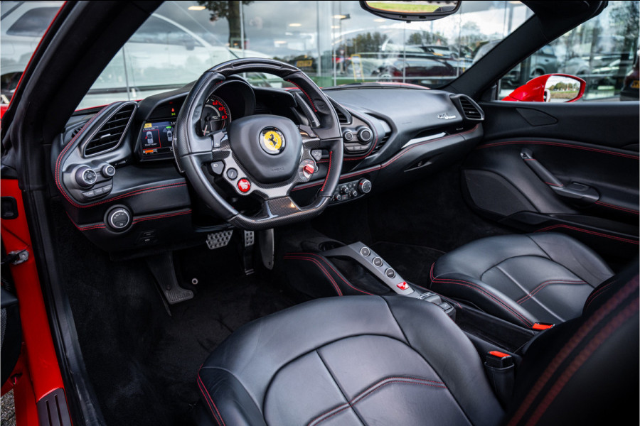 Ferrari 488 3.9 Spider HELE ** NL geleverd ** Atelier ** Carbon ** Titanium Exhaust ** 360 Camera ** Scuderia Shields ** NAP!