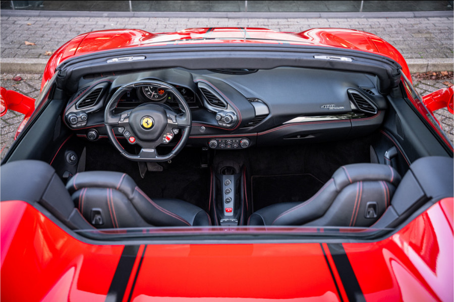 Ferrari 488 3.9 Spider HELE ** NL geleverd ** Atelier ** Carbon ** Titanium Exhaust ** 360 Camera ** Scuderia Shields ** NAP!