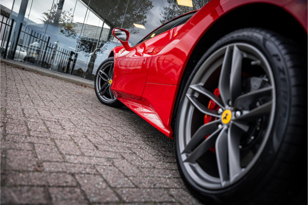 Ferrari 488 3.9 Spider HELE ** NL geleverd ** Atelier ** Carbon ** Titanium Exhaust ** 360 Camera ** Scuderia Shields ** NAP!