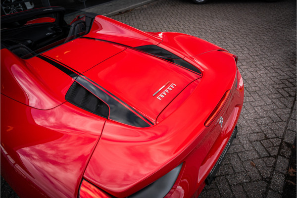 Ferrari 488 3.9 Spider HELE ** NL geleverd ** Atelier ** Carbon ** Titanium Exhaust ** 360 Camera ** Scuderia Shields ** NAP!