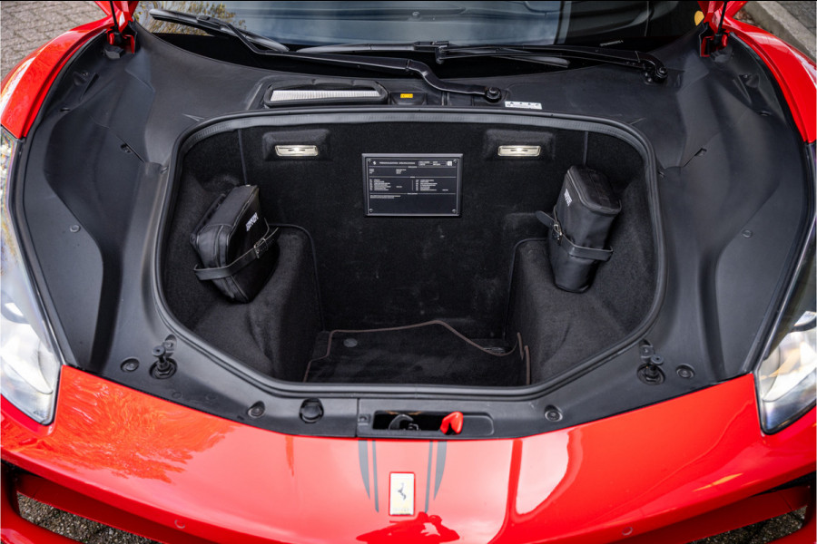 Ferrari 488 3.9 Spider HELE ** NL geleverd ** Atelier ** Carbon ** Titanium Exhaust ** 360 Camera ** Scuderia Shields ** NAP!