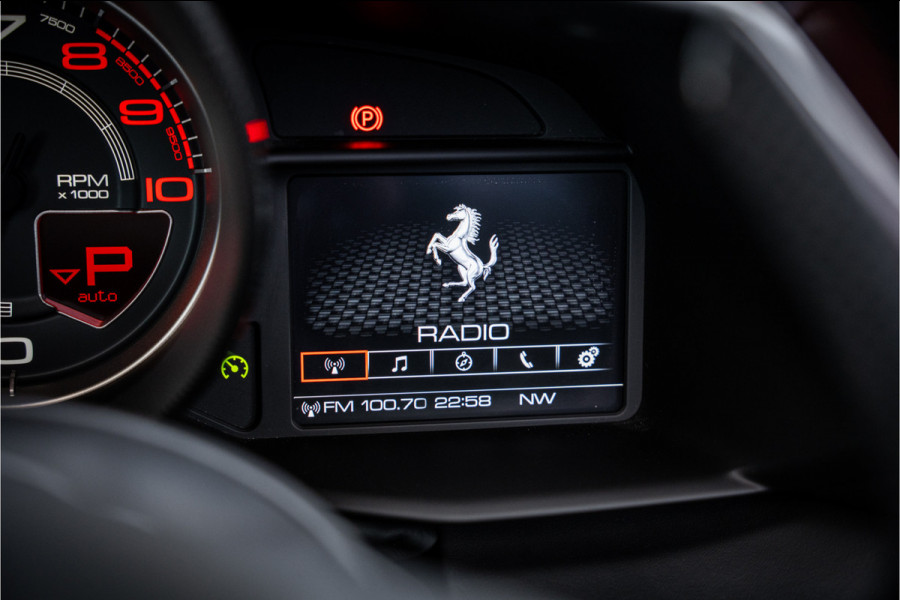 Ferrari 488 3.9 Spider HELE ** NL geleverd ** Atelier ** Carbon ** Titanium Exhaust ** 360 Camera ** Scuderia Shields ** NAP!