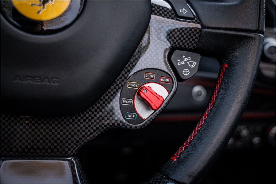 Ferrari 488 3.9 Spider HELE ** NL geleverd ** Atelier ** Carbon ** Titanium Exhaust ** 360 Camera ** Scuderia Shields ** NAP!