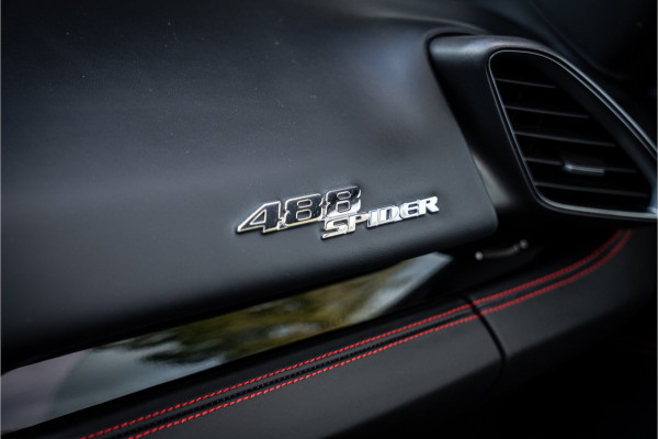 Ferrari 488 3.9 Spider HELE ** NL geleverd ** Atelier ** Carbon ** Titanium Exhaust ** 360 Camera ** Scuderia Shields ** NAP!