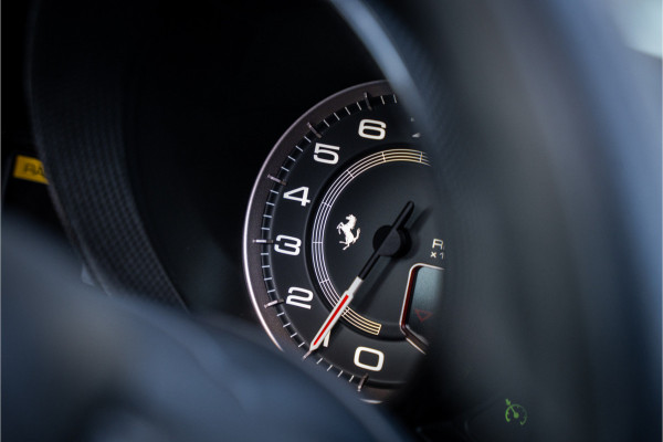 Ferrari 488 3.9 Spider HELE ** NL geleverd ** Atelier ** Carbon ** Titanium Exhaust ** 360 Camera ** Scuderia Shields ** NAP!