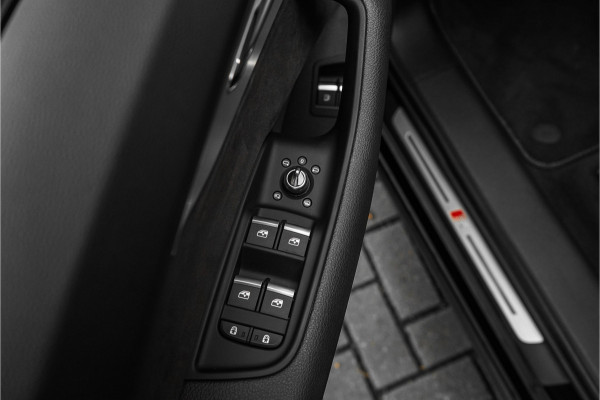 Audi Q7 55 TFSI e Quattro Pro Line Advanced S-Line Bose HUD Trekhaak Zwart Optiek