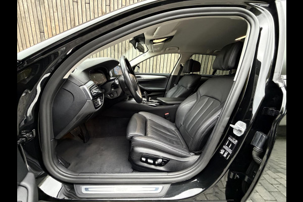 BMW 5 Serie Touring 520i High Executive Automaat | Apple CarPlay | Leren bekleding | Stoelverwarming | LED verlichting | Comfortstoelen met