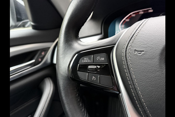 BMW 5 Serie Touring 520i High Executive Automaat | Apple CarPlay | Leren bekleding | Stoelverwarming | LED verlichting | Comfortstoelen met