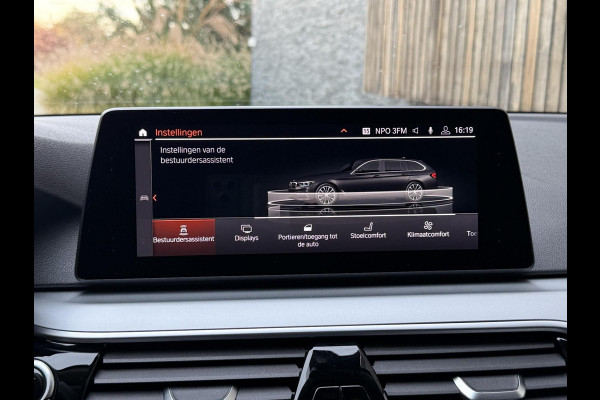 BMW 5 Serie Touring 520i High Executive Automaat | Apple CarPlay | Leren bekleding | Stoelverwarming | LED verlichting | Comfortstoelen met