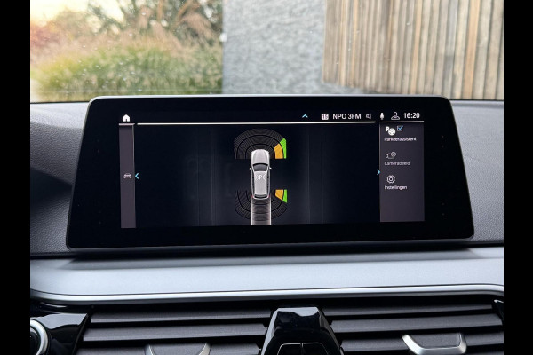 BMW 5 Serie Touring 520i High Executive Automaat | Apple CarPlay | Leren bekleding | Stoelverwarming | LED verlichting | Comfortstoelen met