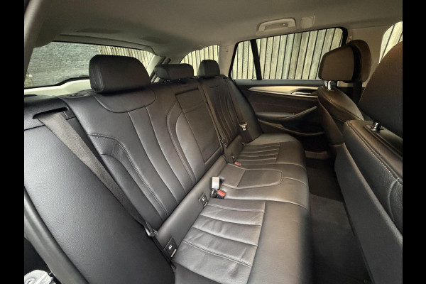 BMW 5 Serie Touring 520i High Executive Automaat | Apple CarPlay | Leren bekleding | Stoelverwarming | LED verlichting | Comfortstoelen met