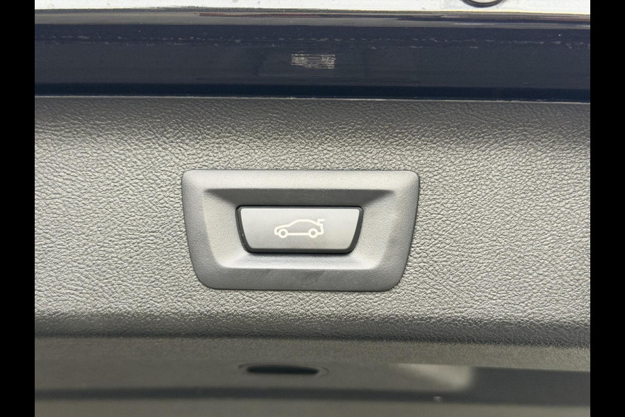 BMW 5 Serie Touring 520i High Executive Automaat | Apple CarPlay | Leren bekleding | Stoelverwarming | LED verlichting | Comfortstoelen met