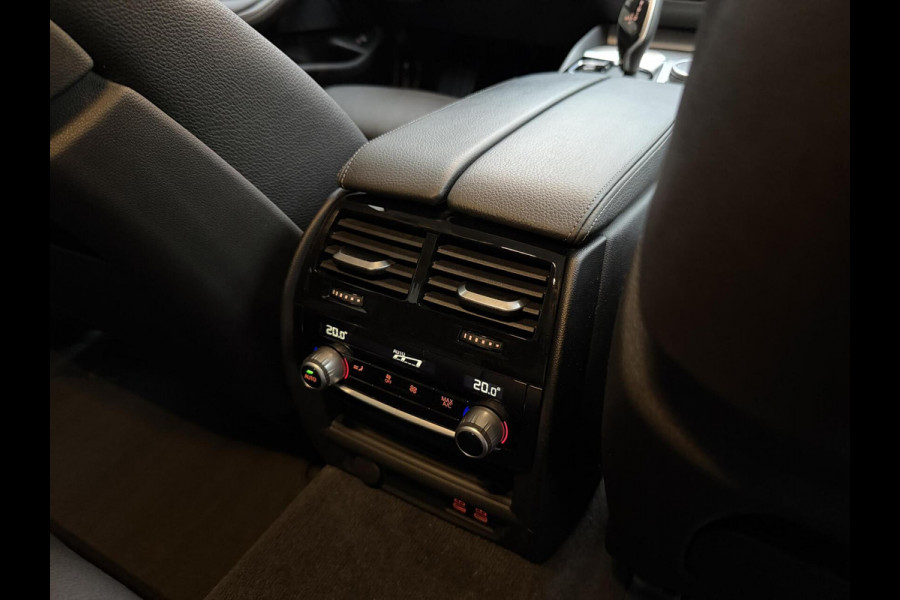 BMW 5 Serie Touring 520i High Executive Automaat | Apple CarPlay | Leren bekleding | Stoelverwarming | LED verlichting | Comfortstoelen met