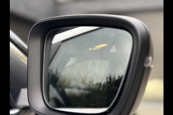 BMW 5 Serie Touring 520i High Executive Automaat | Apple CarPlay | Leren bekleding | Stoelverwarming | LED verlichting | Comfortstoelen met