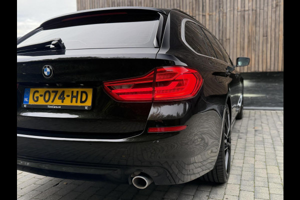 BMW 5 Serie Touring 520i High Executive Automaat | Apple CarPlay | Leren bekleding | Stoelverwarming | LED verlichting | Comfortstoelen met