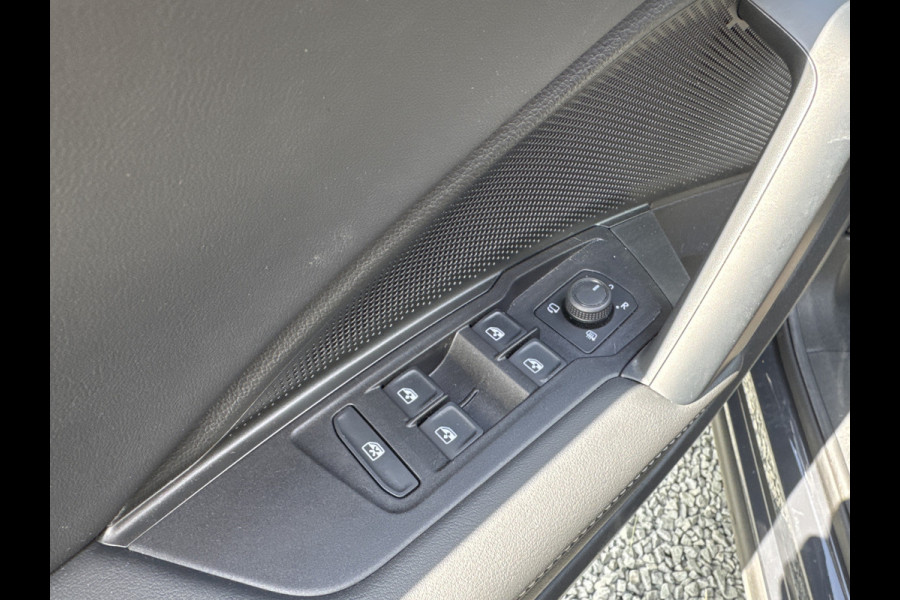 Volkswagen Tiguan 1.5 eTSI DSG LIFE EDITION TREKHAAK/NAVI/CAMERA/IQ-LIGHT