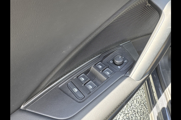 Volkswagen Tiguan 1.5 eTSI DSG LIFE EDITION TREKHAAK/NAVI/CAMERA/IQ-LIGHT