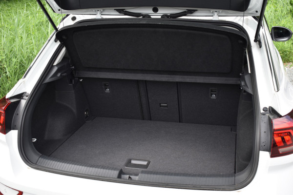 Volkswagen T-Roc 1.5 TSI DSG 150PK STYLE VIRTUAL/IQ-LIGHT/TREKHAAK