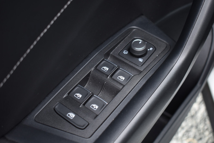 Volkswagen T-Roc 1.5 TSI DSG 150PK STYLE VIRTUAL/IQ-LIGHT/TREKHAAK