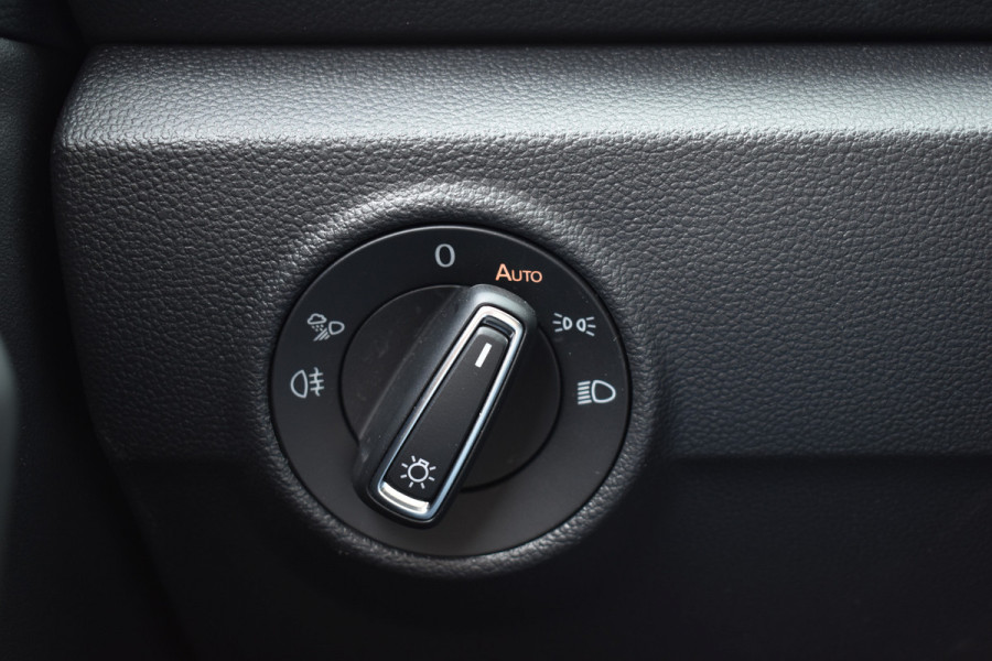 Volkswagen T-Roc 1.5 TSI DSG 150PK STYLE VIRTUAL/IQ-LIGHT/TREKHAAK