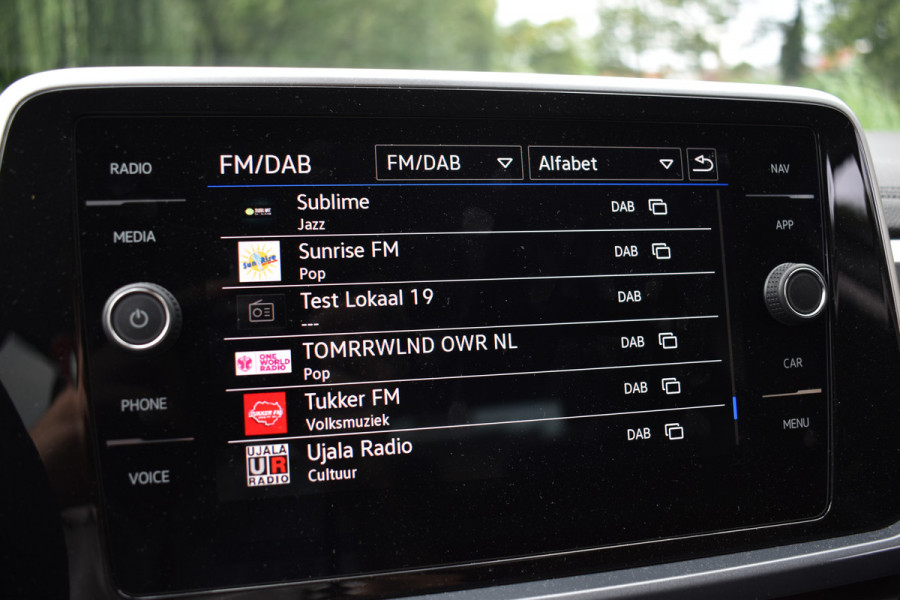 Volkswagen T-Roc 1.5 TSI DSG 150PK STYLE VIRTUAL/IQ-LIGHT/TREKHAAK