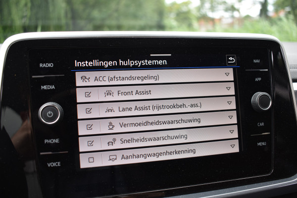 Volkswagen T-Roc 1.5 TSI DSG 150PK STYLE VIRTUAL/IQ-LIGHT/TREKHAAK