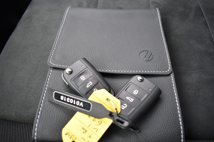 Volkswagen T-Roc 1.5 TSI DSG 150PK STYLE VIRTUAL/IQ-LIGHT/TREKHAAK