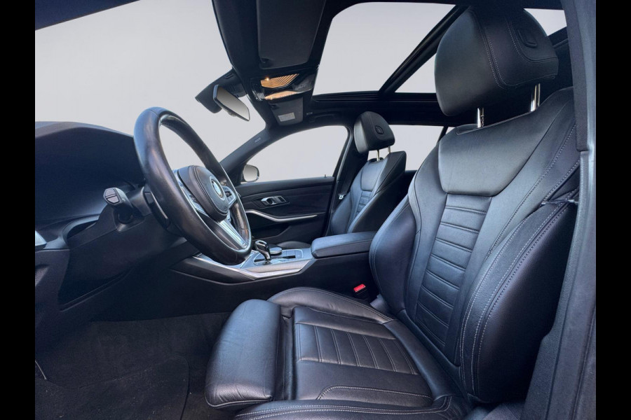 BMW 3 Serie Touring 330e M sport individual, dravitgrau, panodak,laser led, elec bedienbare trekhaak, vol opties, nl auto met nap