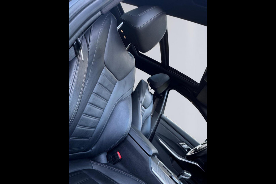 BMW 3 Serie Touring 330e M sport individual, dravitgrau, panodak,laser led, elec bedienbare trekhaak, vol opties, nl auto met nap
