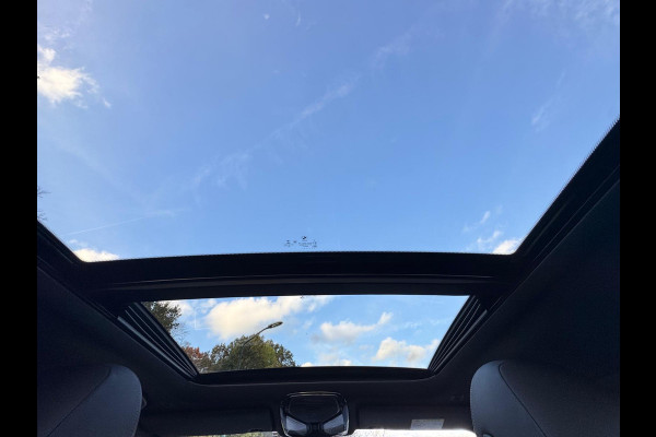 BMW 3 Serie Touring 330e M sport individual, dravitgrau, panodak,laser led, elec bedienbare trekhaak, vol opties, nl auto met nap