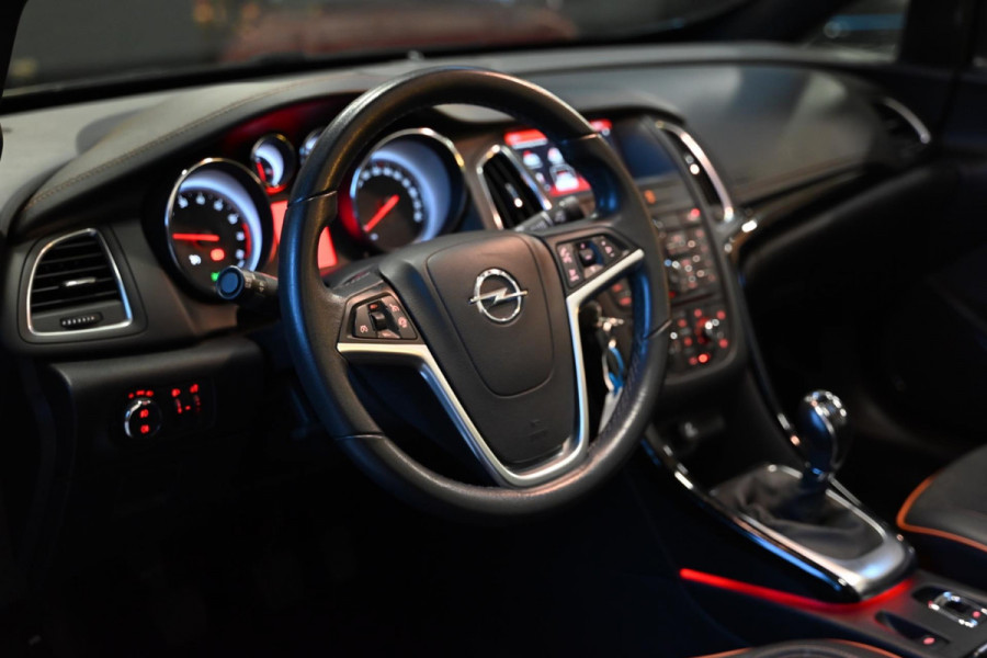 Opel Cascada 1.4 Turbo ecoFLEX Innovation - Navigatie - Bluetooth - Cruise Control - Opel Cascada 1.4 Turbo ecoFLEX Innovation - Navigatie - Bluetooth - Cruise Control -
