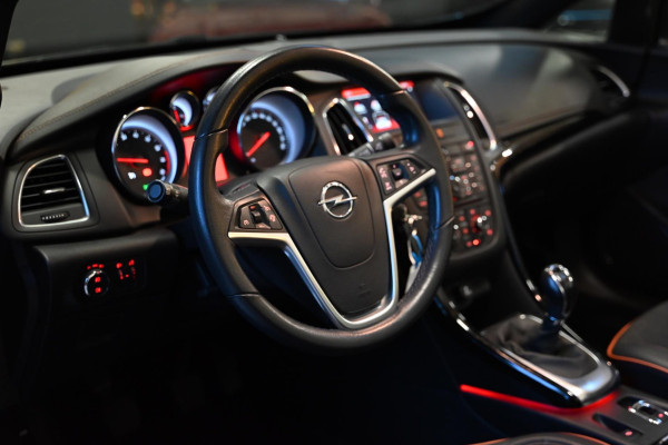 Opel Cascada 1.4 Turbo ecoFLEX Innovation - Navigatie - Bluetooth - Cruise Control - Opel Cascada 1.4 Turbo ecoFLEX Innovation - Navigatie - Bluetooth - Cruise Control -