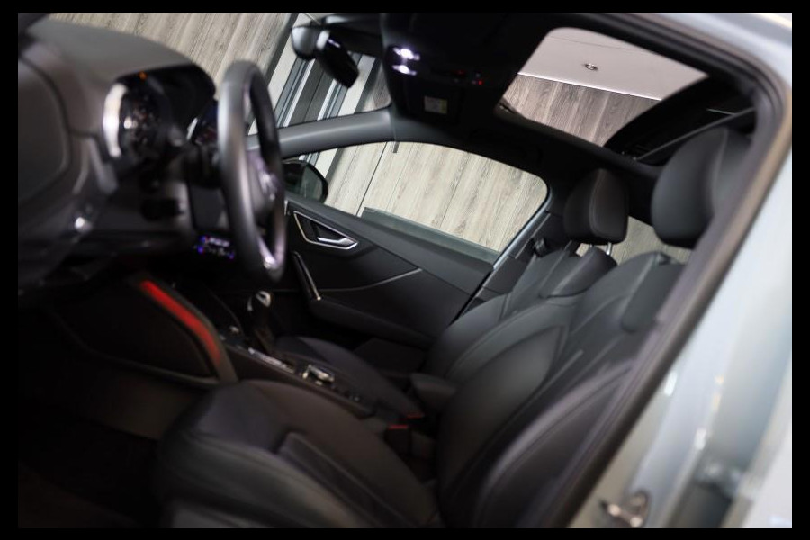 Audi Q2 35 TFSI Edition ONE / AUT / ACC / Open Panoramadak / Virtual Cockpit / Lane Assist / Leder / Navi / Camera / Led / 19 Inch Audi Q2 35 TFSI Edition ONE / AUT / ACC / Open Panoramadak / Virtual Cockpit / Lane Assist / Leder / Navi / Camera / Led / 19 Inch