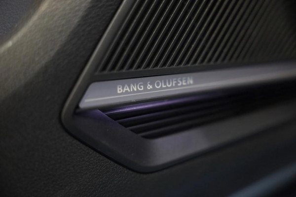 Audi Q2 35 TFSI Edition ONE / AUT / ACC / Open Panoramadak / Virtual Cockpit / Lane Assist / Leder / Navi / Camera / Led / 19 Inch Audi Q2 35 TFSI Edition ONE / AUT / ACC / Open Panoramadak / Virtual Cockpit / Lane Assist / Leder / Navi / Camera / Led / 19 Inch