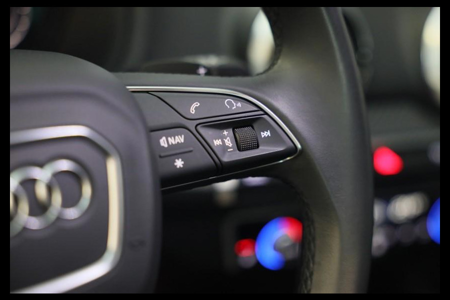 Audi Q2 35 TFSI Edition ONE / AUT / ACC / Open Panoramadak / Virtual Cockpit / Lane Assist / Leder / Navi / Camera / Led / 19 Inch Audi Q2 35 TFSI Edition ONE / AUT / ACC / Open Panoramadak / Virtual Cockpit / Lane Assist / Leder / Navi / Camera / Led / 19 Inch