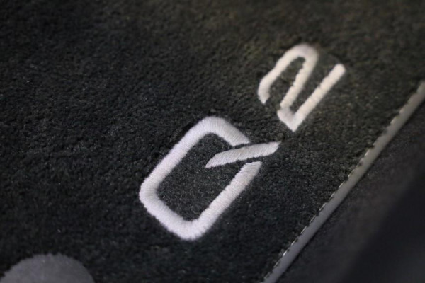 Audi Q2 35 TFSI Edition ONE / AUT / ACC / Open Panoramadak / Virtual Cockpit / Lane Assist / Leder / Navi / Camera / Led / 19 Inch Audi Q2 35 TFSI Edition ONE / AUT / ACC / Open Panoramadak / Virtual Cockpit / Lane Assist / Leder / Navi / Camera / Led / 19 Inch