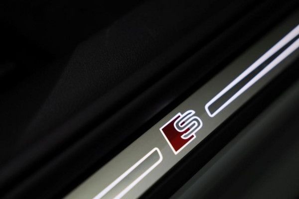 Audi Q2 35 TFSI Edition ONE / AUT / ACC / Open Panoramadak / Virtual Cockpit / Lane Assist / Leder / Navi / Camera / Led / 19 Inch Audi Q2 35 TFSI Edition ONE / AUT / ACC / Open Panoramadak / Virtual Cockpit / Lane Assist / Leder / Navi / Camera / Led / 19 Inch