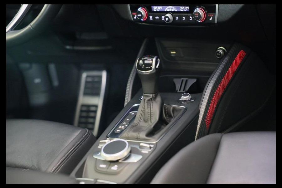 Audi Q2 35 TFSI Edition ONE / AUT / ACC / Open Panoramadak / Virtual Cockpit / Lane Assist / Leder / Navi / Camera / Led / 19 Inch Audi Q2 35 TFSI Edition ONE / AUT / ACC / Open Panoramadak / Virtual Cockpit / Lane Assist / Leder / Navi / Camera / Led / 19 Inch