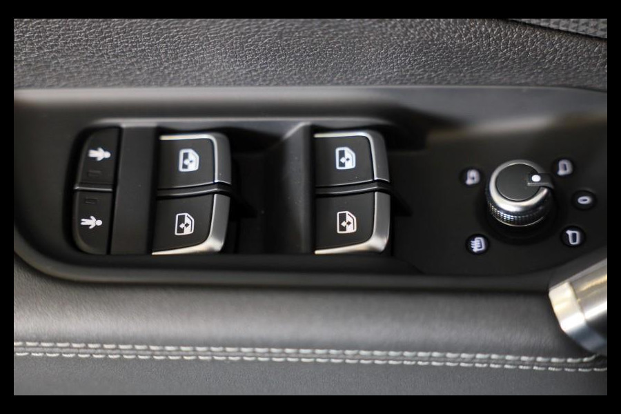 Audi Q2 35 TFSI Edition ONE / AUT / ACC / Open Panoramadak / Virtual Cockpit / Lane Assist / Leder / Navi / Camera / Led / 19 Inch Audi Q2 35 TFSI Edition ONE / AUT / ACC / Open Panoramadak / Virtual Cockpit / Lane Assist / Leder / Navi / Camera / Led / 19 Inch