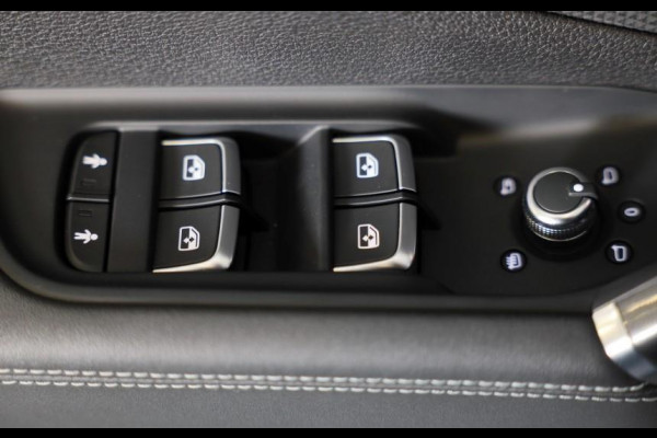 Audi Q2 35 TFSI Edition ONE / AUT / ACC / Open Panoramadak / Virtual Cockpit / Lane Assist / Leder / Navi / Camera / Led / 19 Inch Audi Q2 35 TFSI Edition ONE / AUT / ACC / Open Panoramadak / Virtual Cockpit / Lane Assist / Leder / Navi / Camera / Led / 19 Inch