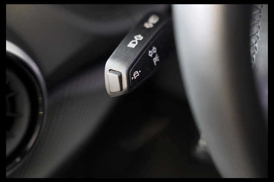 Audi Q2 35 TFSI Edition ONE / AUT / ACC / Open Panoramadak / Virtual Cockpit / Lane Assist / Leder / Navi / Camera / Led / 19 Inch Audi Q2 35 TFSI Edition ONE / AUT / ACC / Open Panoramadak / Virtual Cockpit / Lane Assist / Leder / Navi / Camera / Led / 19 Inch