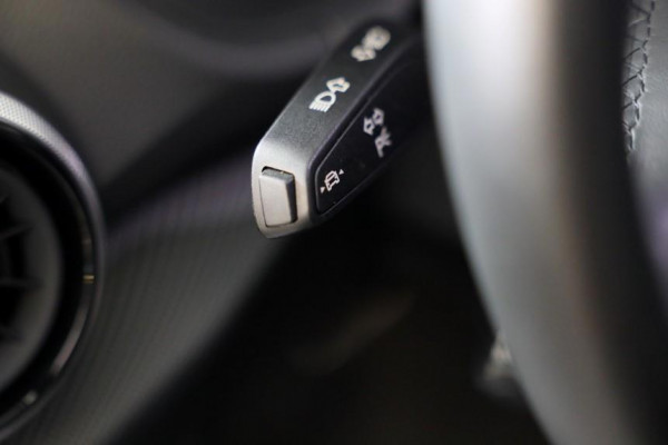 Audi Q2 35 TFSI Edition ONE / AUT / ACC / Open Panoramadak / Virtual Cockpit / Lane Assist / Leder / Navi / Camera / Led / 19 Inch Audi Q2 35 TFSI Edition ONE / AUT / ACC / Open Panoramadak / Virtual Cockpit / Lane Assist / Leder / Navi / Camera / Led / 19 Inch